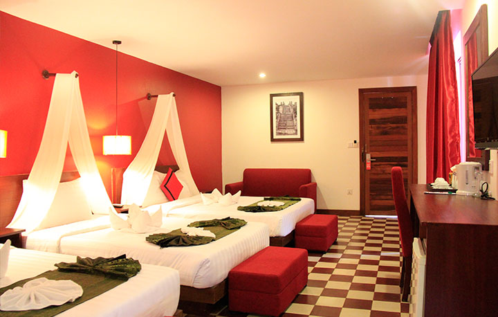 Deluxe-Triple-Room-With-Balcony-03