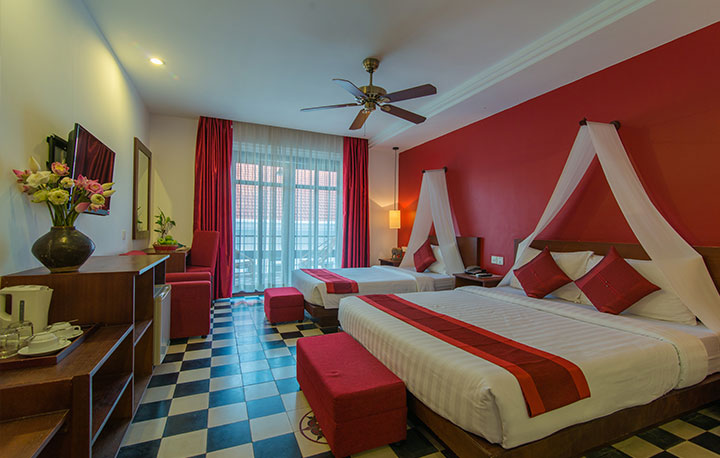 Deluxe-Twin-Room-with-Balcony-01