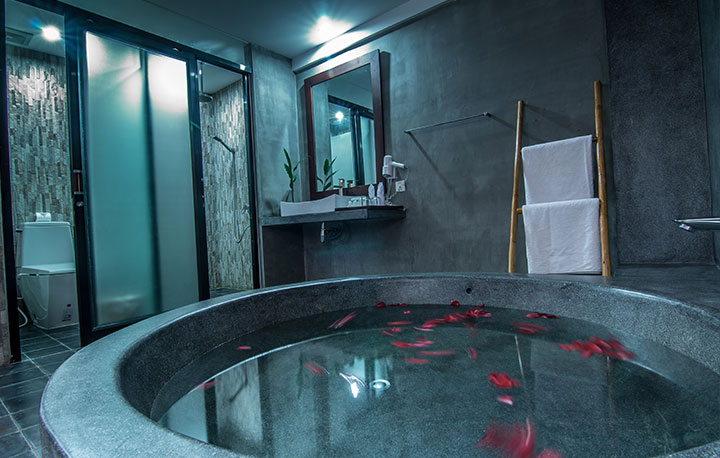 Mekong-Suite-Private-Balcony-06